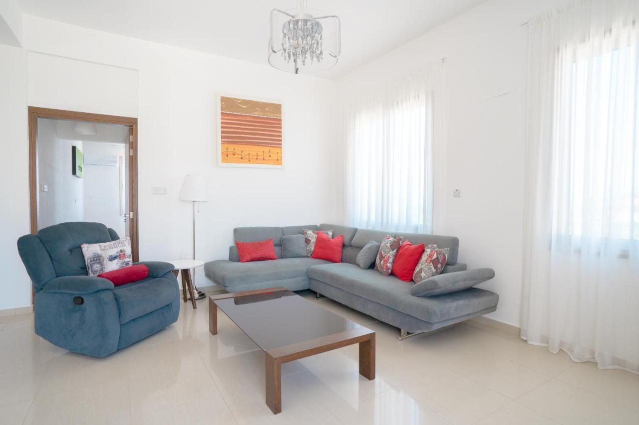 Oniros By Prestige Bookings Peyia Esterno foto